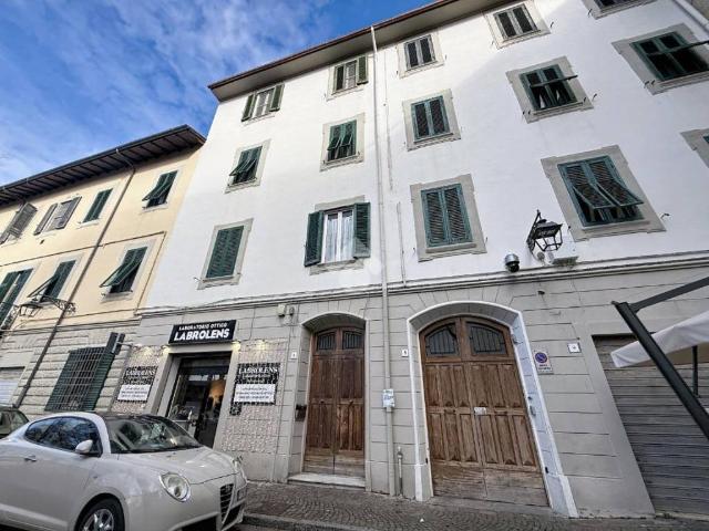 Quadrilocale in vendita a Livorno piazza Garibaldi, 8, Via Grande Piazza della Repubblica