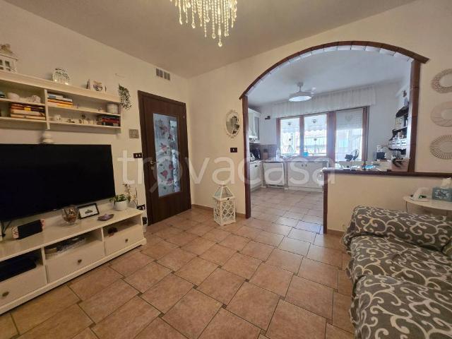 Quadrilocale in vendita a Livorno via Inghilterra, Scopaia