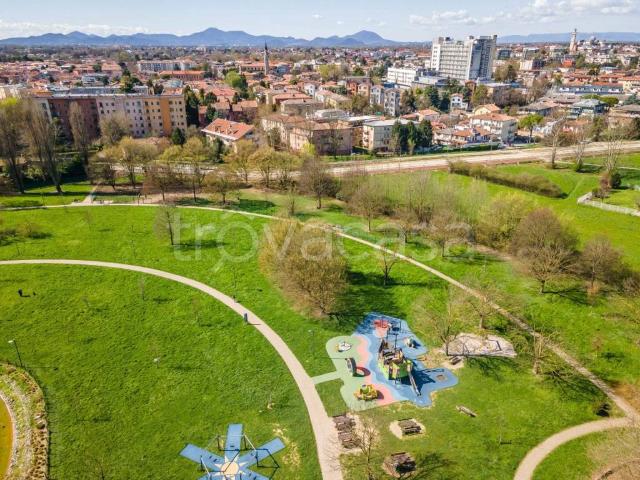Quadrilocale in vendita a Padova via canestrini 83, Sant'Osvaldo San Paolo