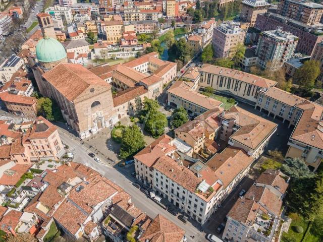 Quadrilocale in vendita a Padova piazza petrarca 6, Savonarola Ponte Molino
