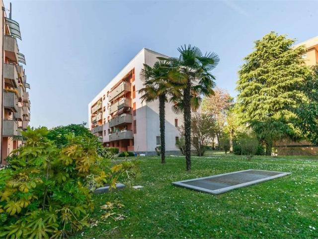 Quadrilocale in vendita a Paderno Dugnano via Chopin, Calderara