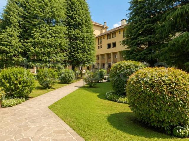 Quadrilocale in vendita a Paderno Dugnano via Vittorio Alfieri, 8