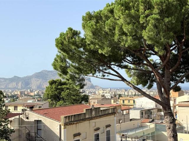 Quadrilocale in vendita a Palermo
