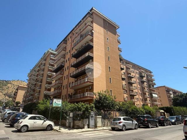 Quadrilocale in vendita a Palermo, Montepellegrino