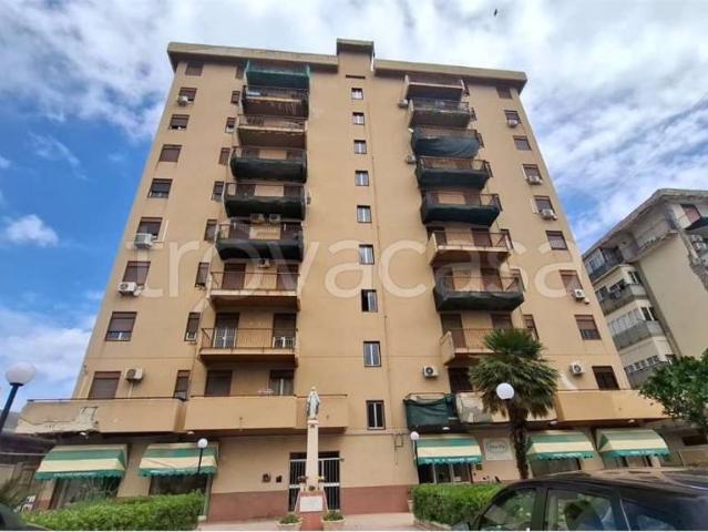 Quadrilocale in vendita a Palermo, Sperone