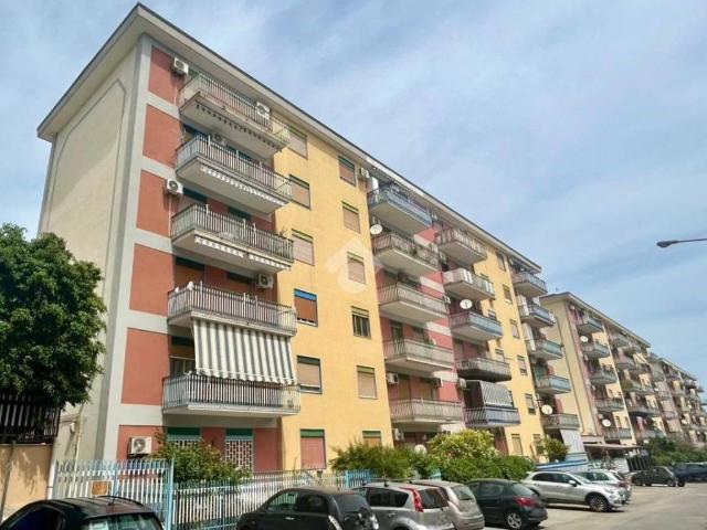 Quadrilocale in vendita a Palermo, Sperone