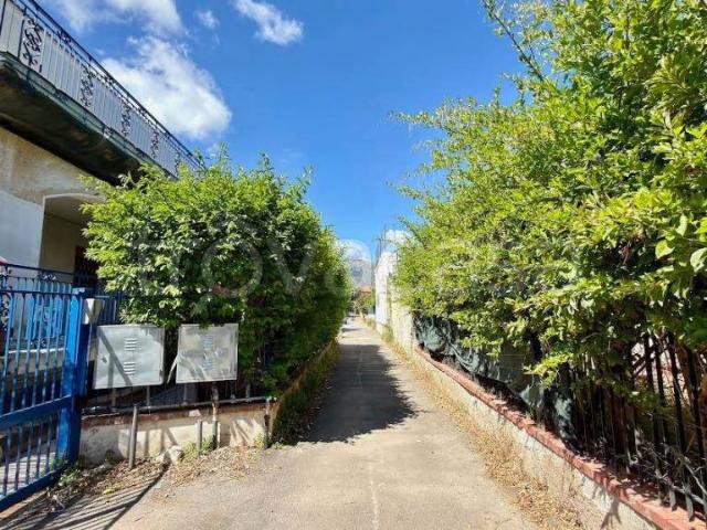 Quadrilocale in vendita a Palermo via Antonino Scutieri, 17, Mondello Valdesi