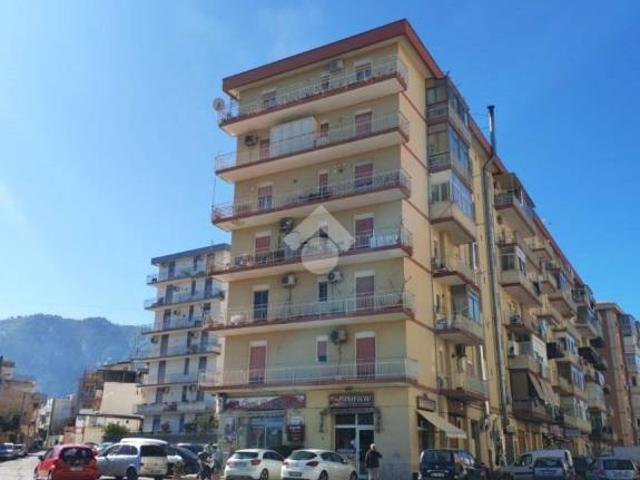Quadrilocale in vendita a Palermo via delle Pleiadi, 21, Guadagna