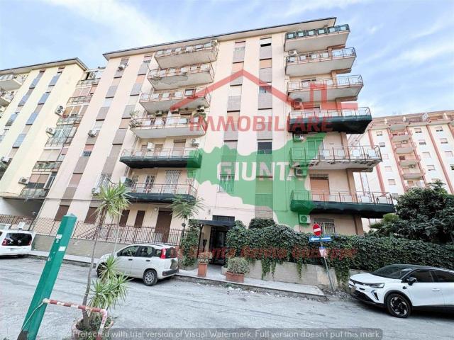 Quadrilocale in vendita a Palermo via Gorgia da Lentini 14, Uditore
