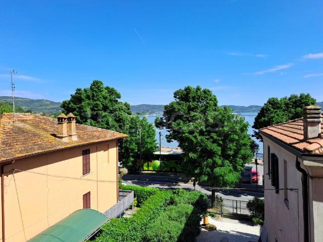 Quadrilocale in vendita a Passignano sul Trasimeno