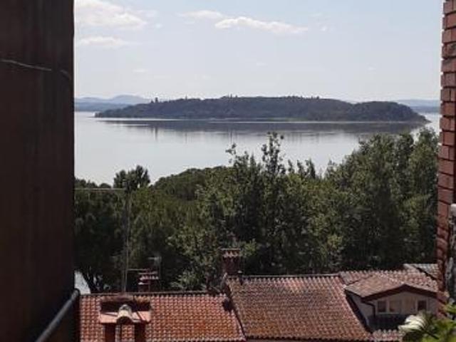 Quadrilocale in vendita a Passignano sul Trasimeno