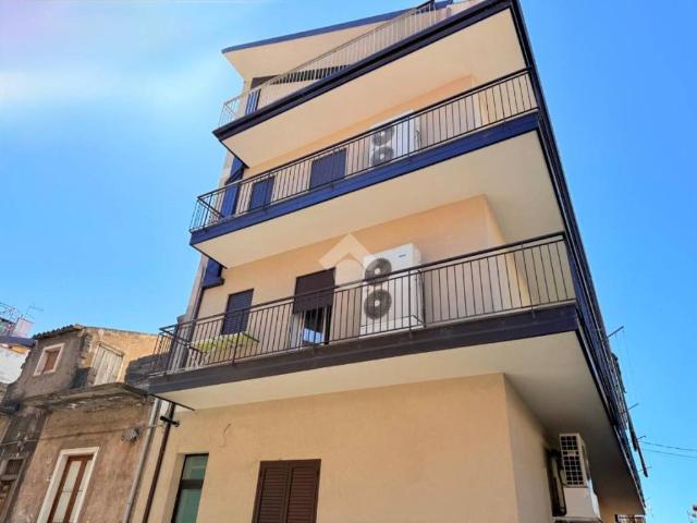 Quadrilocale in vendita a Paternò via Pola, 66