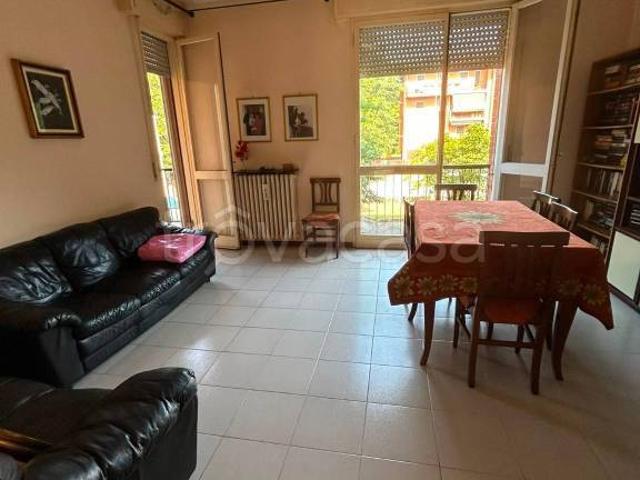 Quadrilocale in vendita a Pavia via Giuseppe Moruzzi, 12, Policlinico