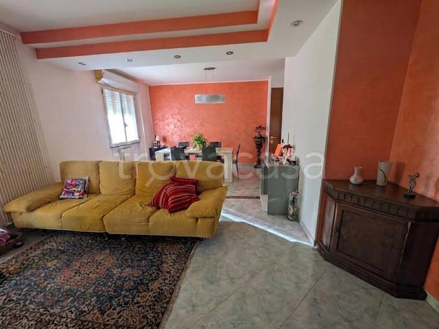 Quadrilocale in vendita a Pesaro via Cesare Zavattini, Celletta Santa Veneranda