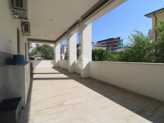 Quadrilocale in vendita a Pescara via Mocenigo, 87, Porto Turistico