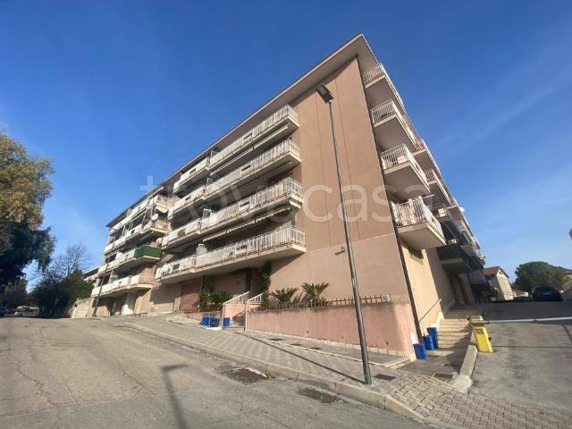 Quadrilocale in vendita a Pescara via di Girolamo, 70, Colli Gesuiti