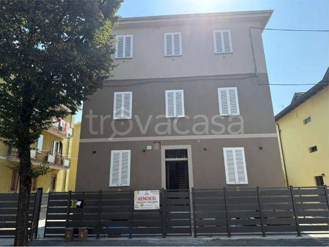 Quadrilocale in vendita a Piacenza via montebello, 14, Infrangibile
