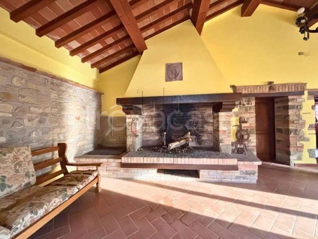 Quadrilocale in vendita a Pieve Santo Stefano via Alpe Felcina