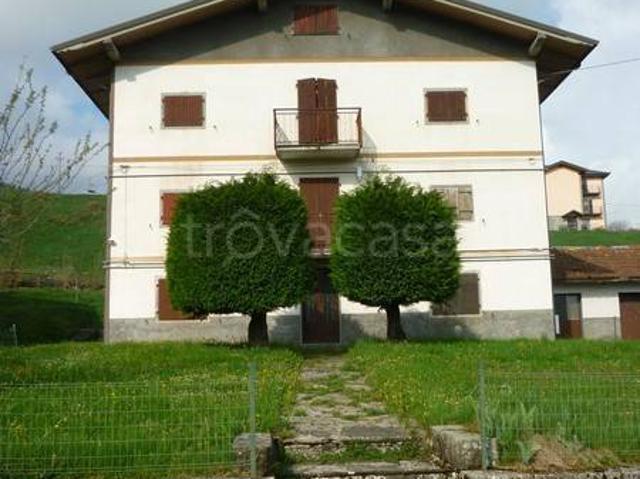 Quadrilocale in vendita a Pievepelago via Casa Cattoia, 32, Sant'anna Pelago