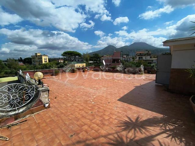 Quadrilocale in vendita a Portici via Campitelli, 20