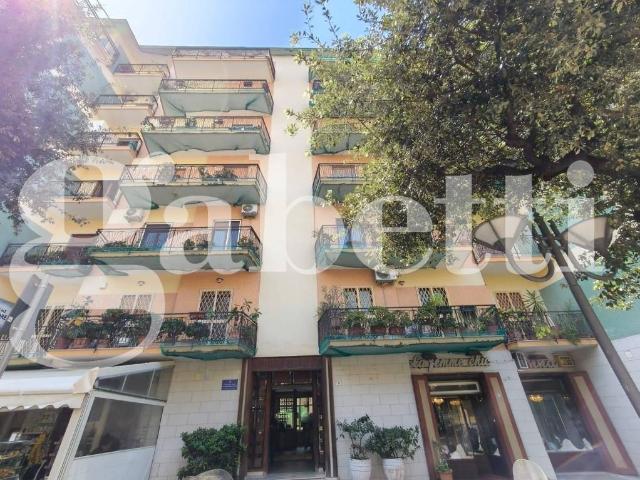 Quadrilocale in vendita a Portici via Roma, 20