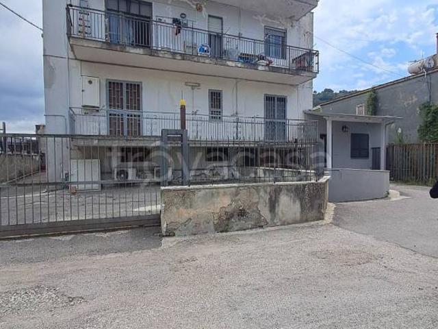 Quadrilocale in vendita a Pozzuoli via Antiniana