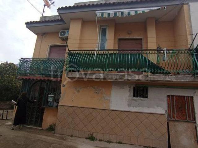 Quadrilocale in vendita a Pozzuoli via Cigliano, 25