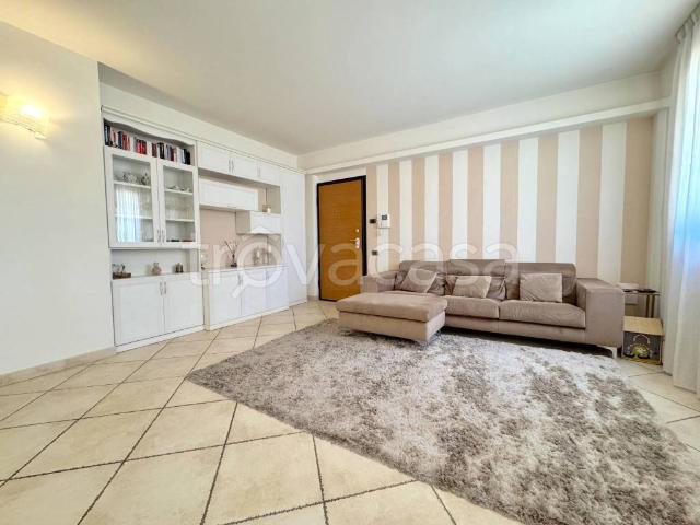 Quadrilocale in vendita a Prato via Evaristo Gherardi, Coiano