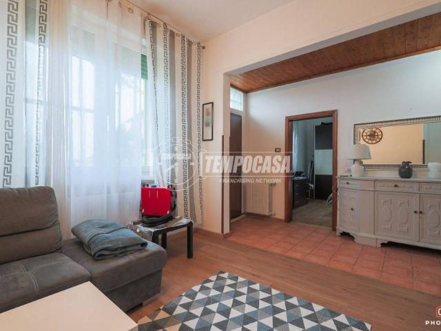 Quadrilocale in vendita a Ravenna via Manfredonia, Fosso Ghiaia