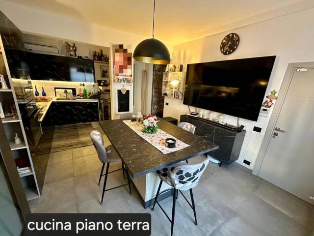 Quadrilocale in vendita a Ravenna, Vicoli Redentore