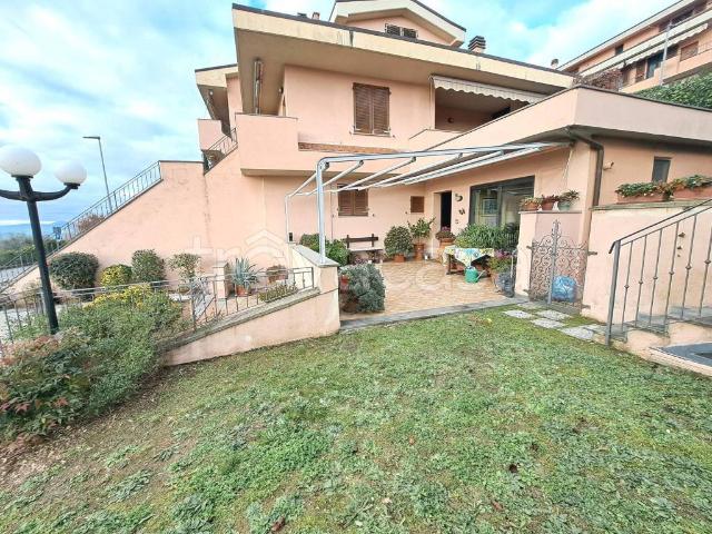Quadrilocale in vendita a Reggello, Donnini