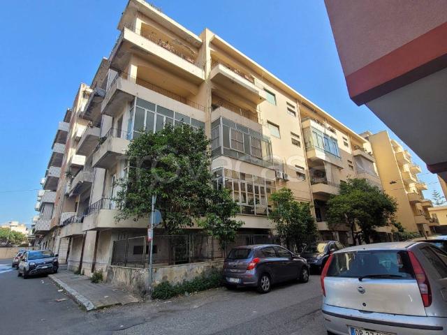 Quadrilocale in vendita a Reggio di Calabria via Graziella, Tremulini Eremo