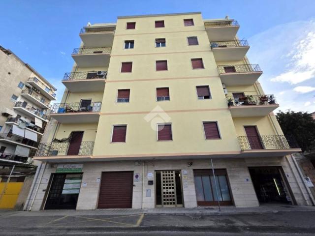 Quadrilocale in vendita a Reggio di Calabria via Itria, Sbarre