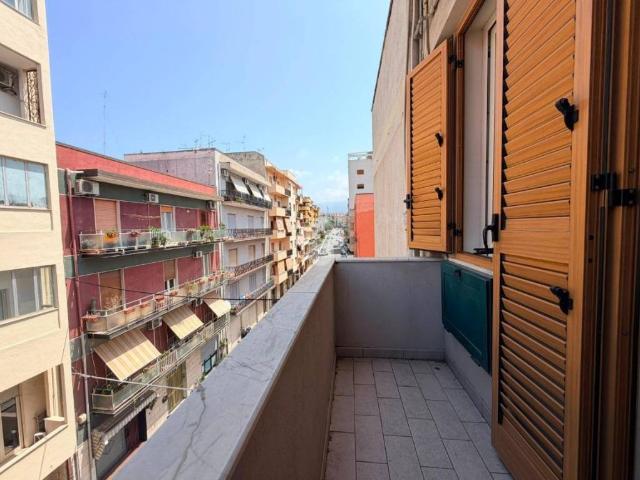 Quadrilocale in vendita a Reggio di Calabria via Michele Barbaro, 4, Ferrovieri Stadio