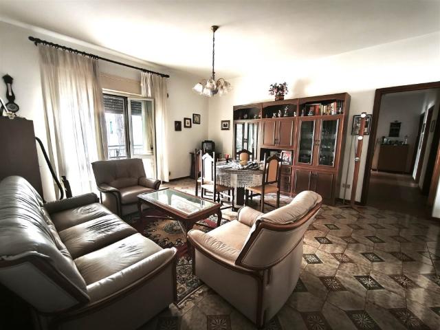 Quadrilocale in vendita a Reggio di Calabria via Vecchia San Sperato 4