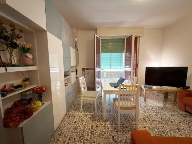 Quadrilocale in vendita a Reggio nell'Emilia, Ospizio