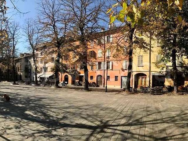 Quadrilocale in vendita a Reggio nell'Emilia via Ludovico Ariosto, Centro Storico