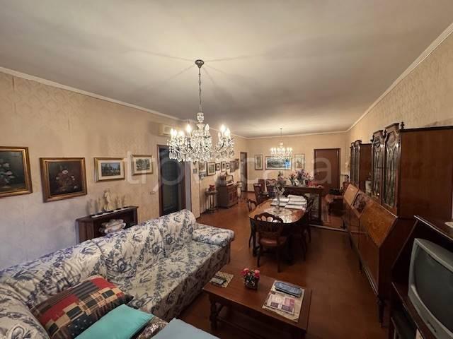 Quadrilocale in vendita a Reggio nell'Emilia via Papa Giovanni XXIII, Ospizio San Maurizio