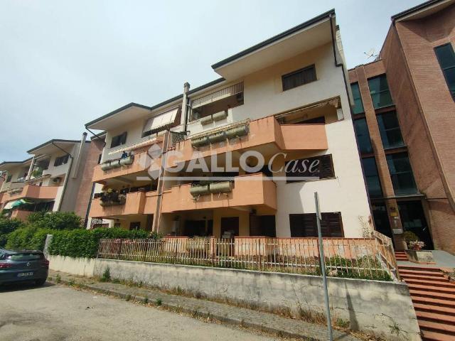 Quadrilocale in vendita a Rende, Quattromiglia