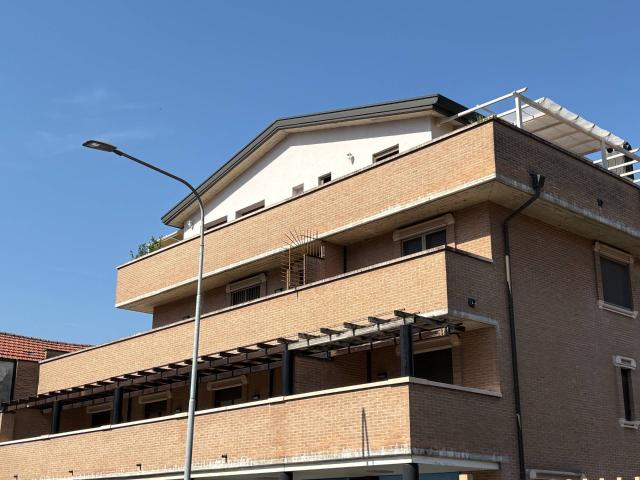 QUADRILOCALE in vendita a Rho