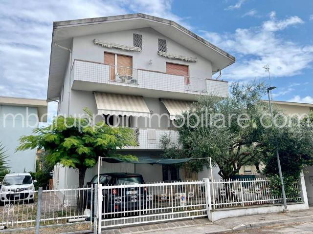 Quadrilocale in vendita a Riccione viale Genova, 38, Parco