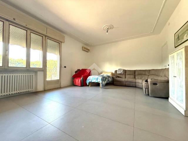 Quadrilocale in vendita a Rimini via Emilia, 38, Celle