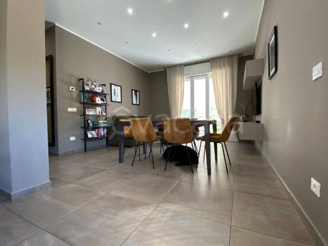 Quadrilocale in vendita a Rimini, Borgo San Giuliano
