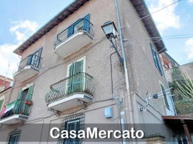 Quadrilocale in vendita a Rocca di Papa