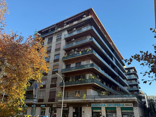 Quadrilocale in vendita a Roma
