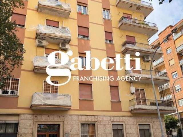 Quadrilocale in vendita a Roma