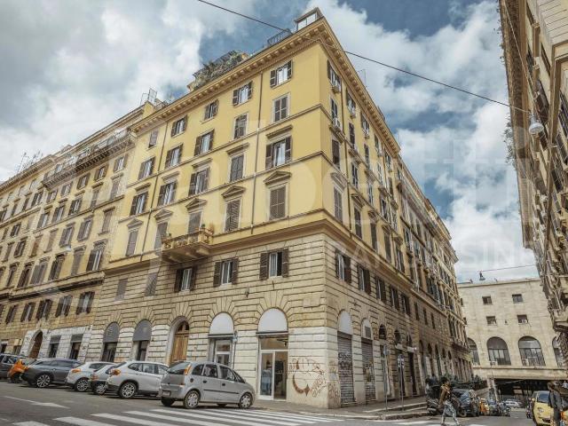 Quadrilocale in vendita a Roma
