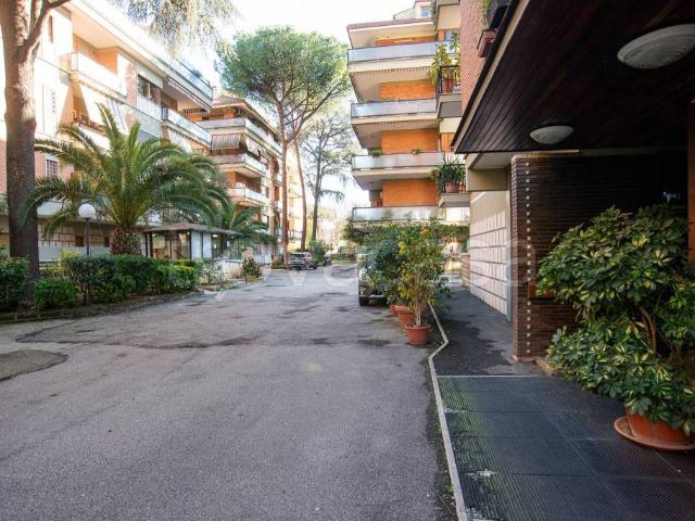 Quadrilocale in vendita a Roma, Furio Camillo