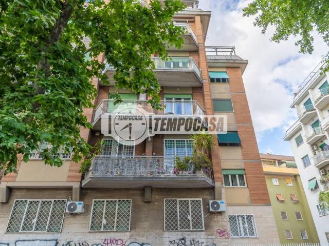 Quadrilocale in vendita a Roma, Marconi