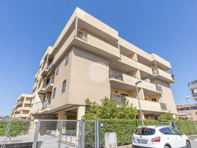 Quadrilocale in vendita a Roma, Ponte di Nona